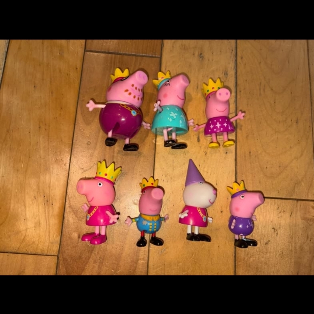 Peppa Pig Royal Famiy Figure - Picture 5 of 5